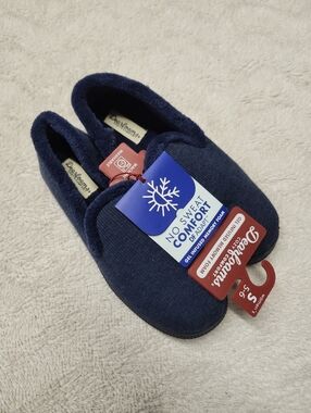 NWT Dearfoam Women's Slippers Size 5-6 Navy Blue Gel Infused Memory Foam Cozy